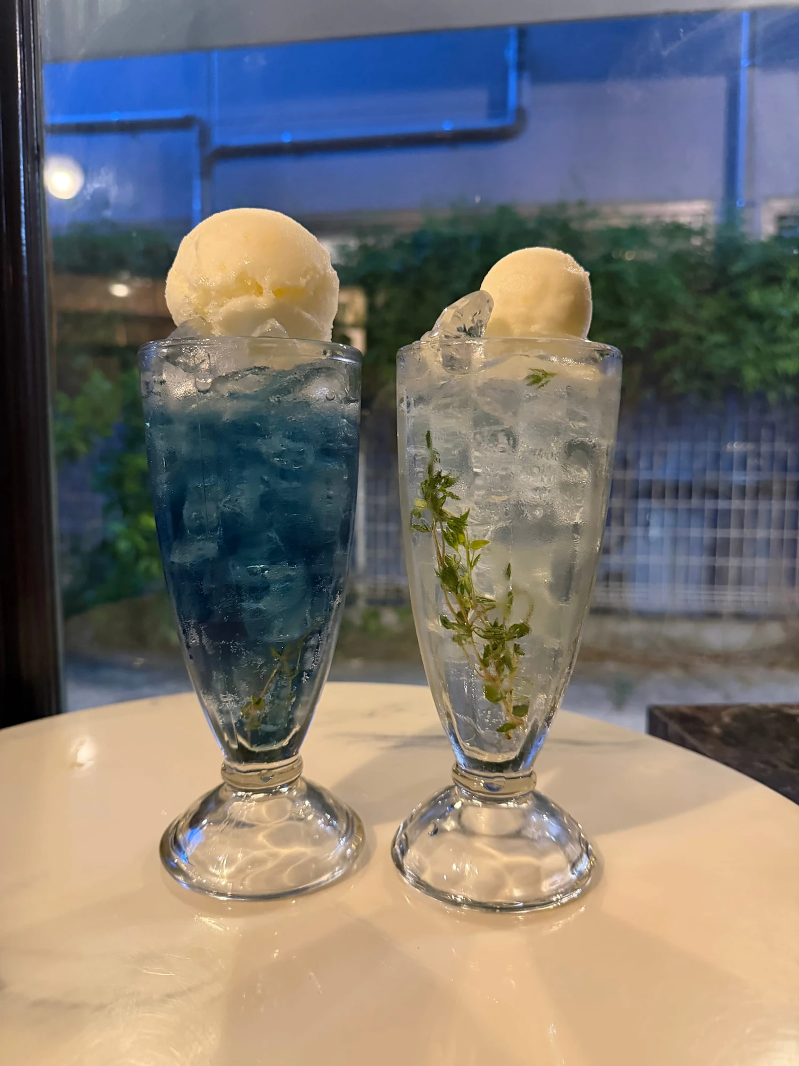 月の見える朝のクリームソーダ 満月のクリームソーダ / 真昼の月のクリームソーダ | MOON ART NIGHT